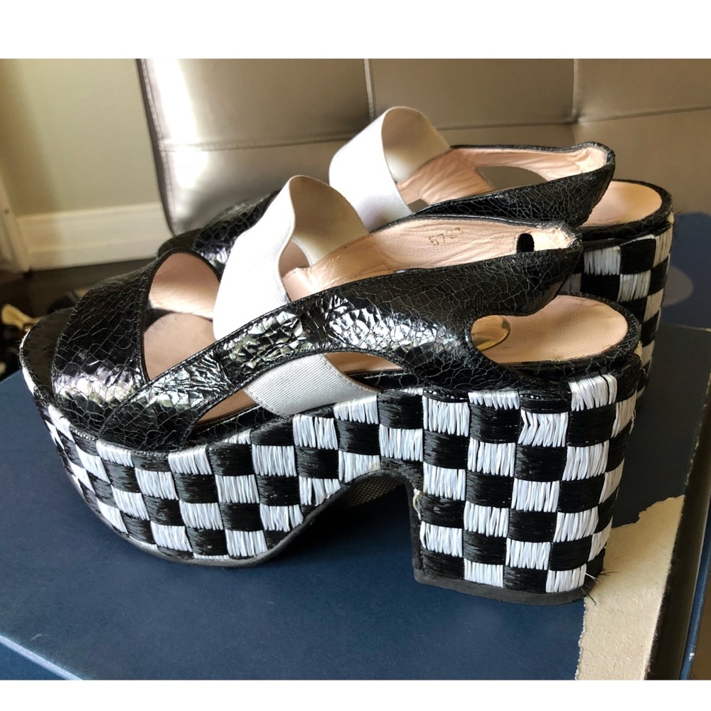 RAS woven checkered platform pumps